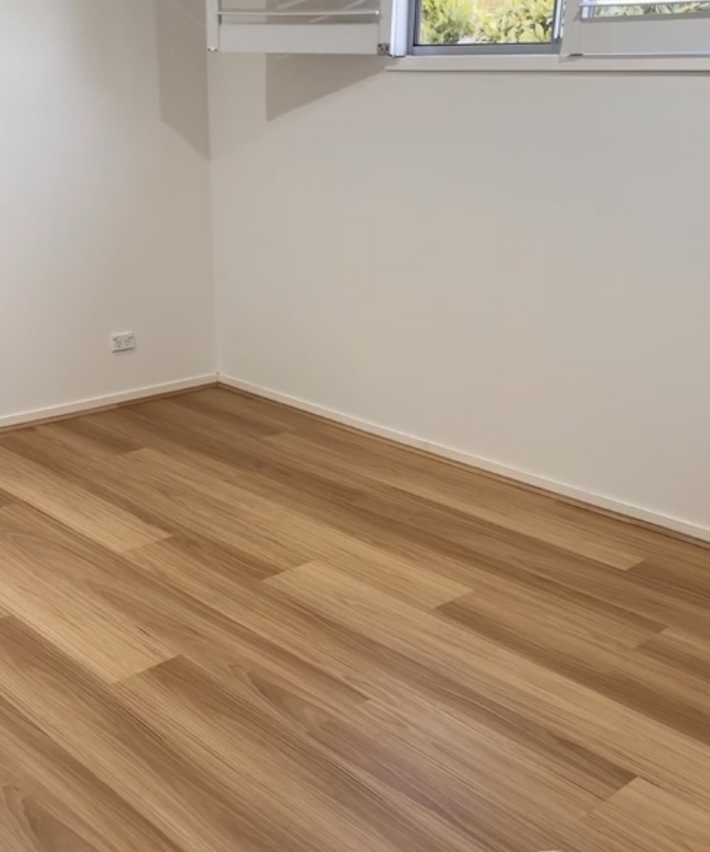 10.5mm Honey Maple Floorboards - Image 3